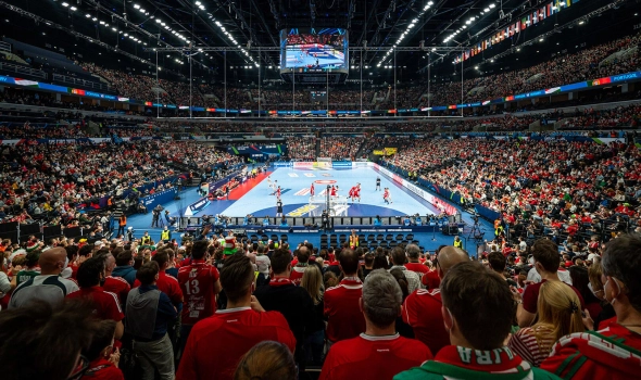 MVM Dome's LED media cube largest in Hungary